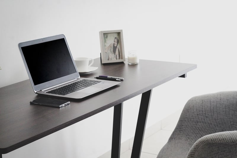 Decluttered Spaces
